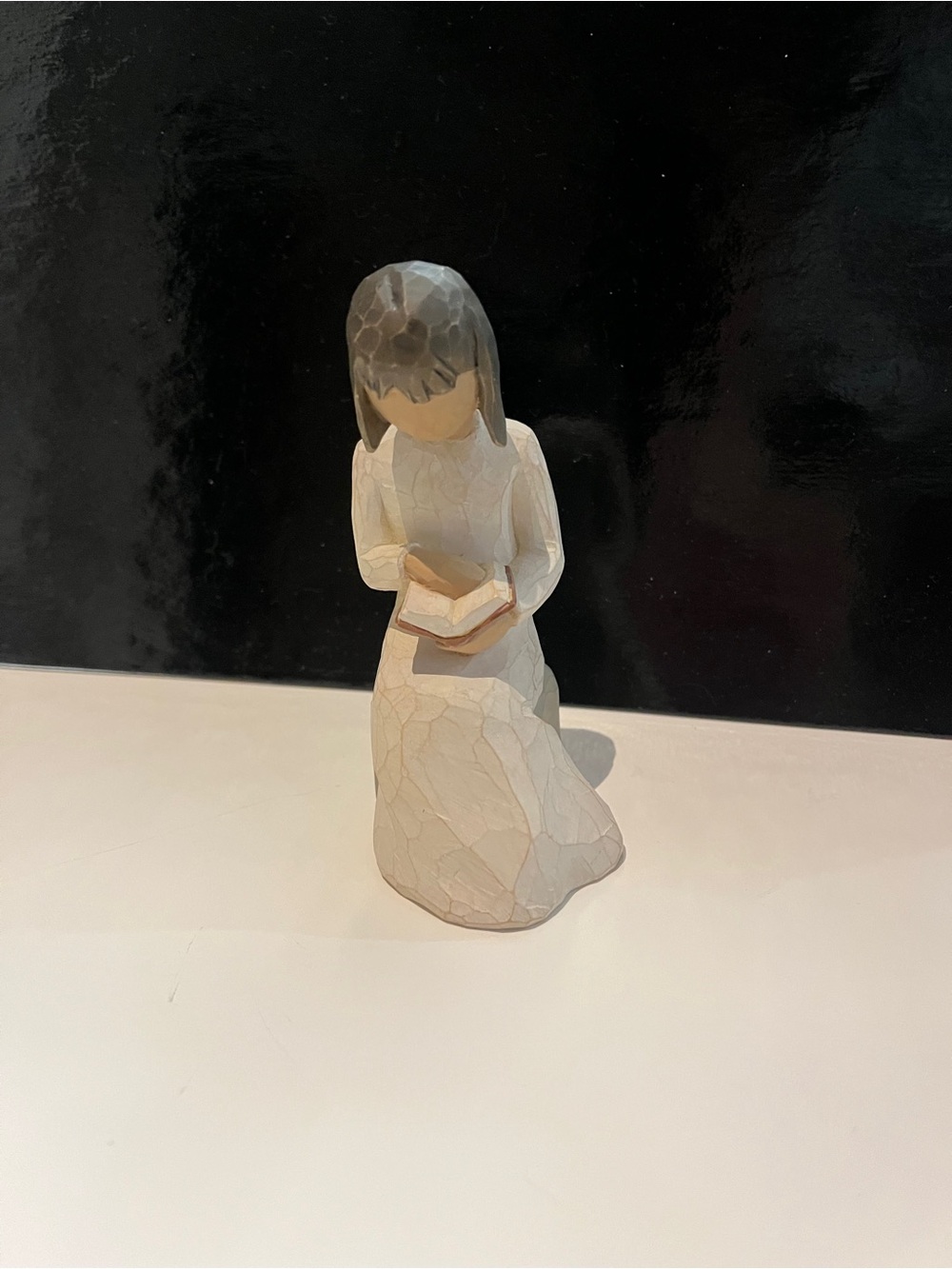 Willow Tree Wisdom #26122 Figurine Girl Reading - White and Brown